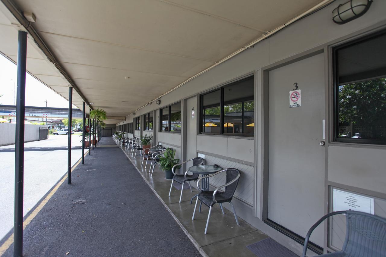 Tandara Hotel Motel Sarina Exterior photo