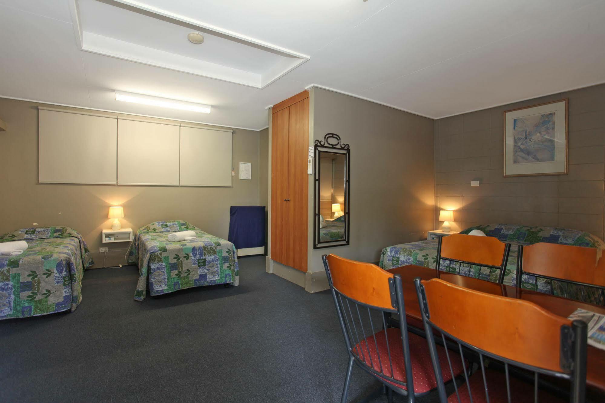 Tandara Hotel Motel Sarina Exterior photo