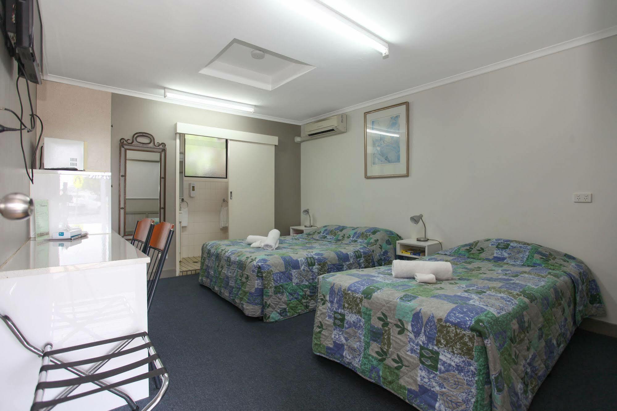 Tandara Hotel Motel Sarina Exterior photo